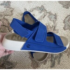 NWT Ecco Kids Girls Size 1 Blue Sandals